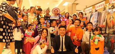 鹭洲里校区·万圣节绘脸活动